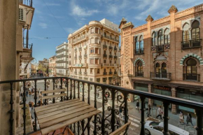 Avanti La Campana, con un balcón que te enamorará del ambiente de Sevilla